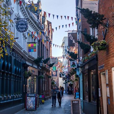 Half Price Offer - Exeter City Apartment Exteriör bild