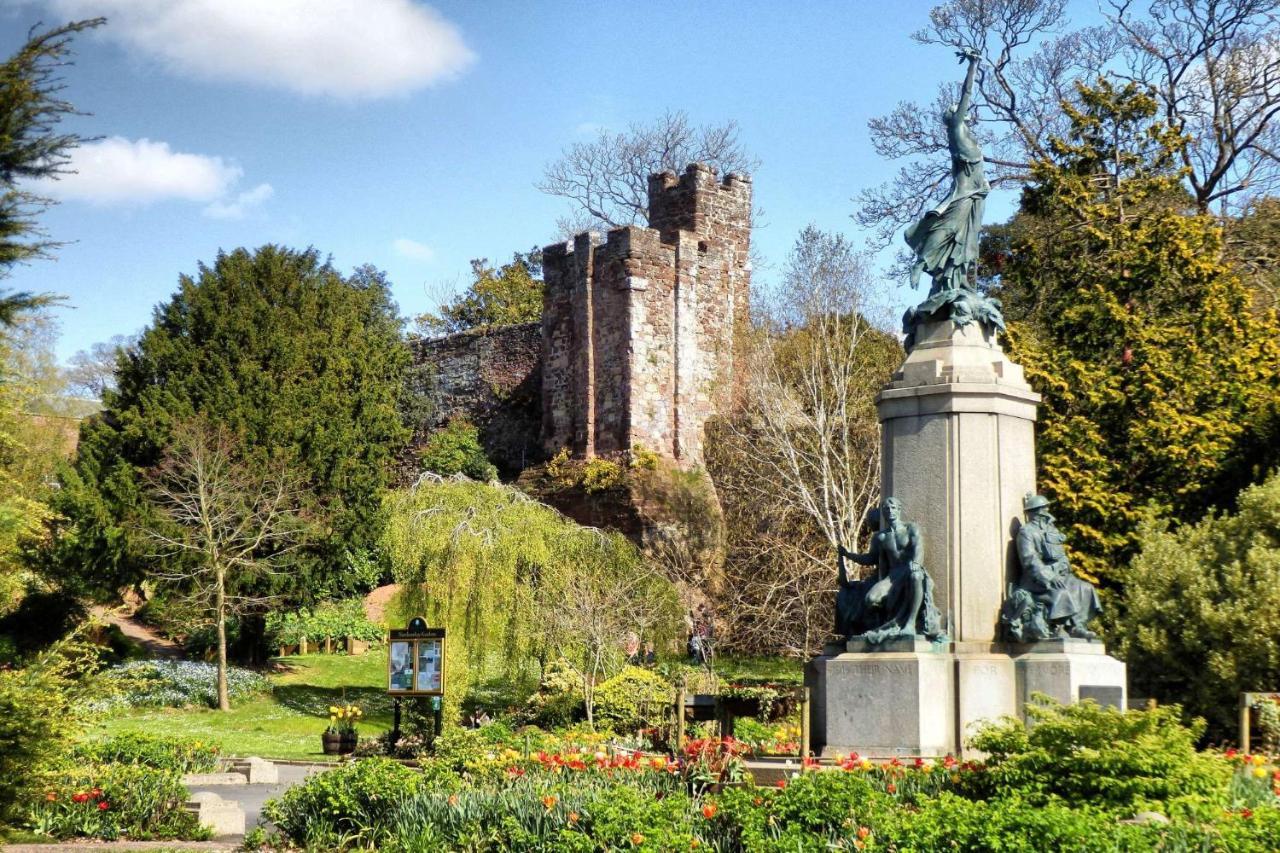 Half Price Offer - Exeter City Apartment Exteriör bild